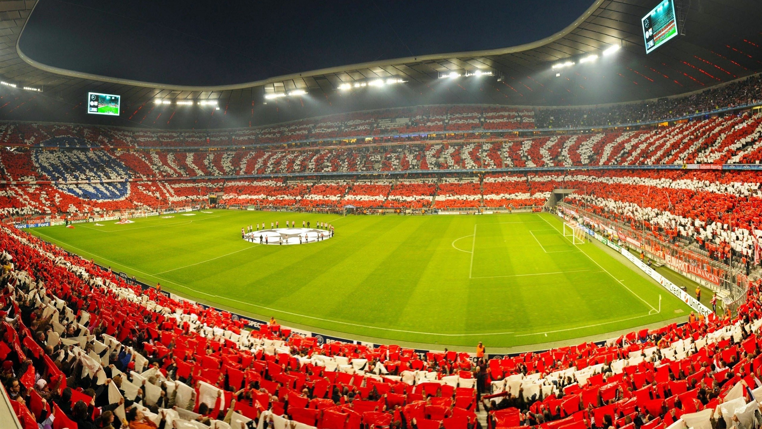 球迷比赛日疯狂助威，现场氛围火爆，球迷助威视频