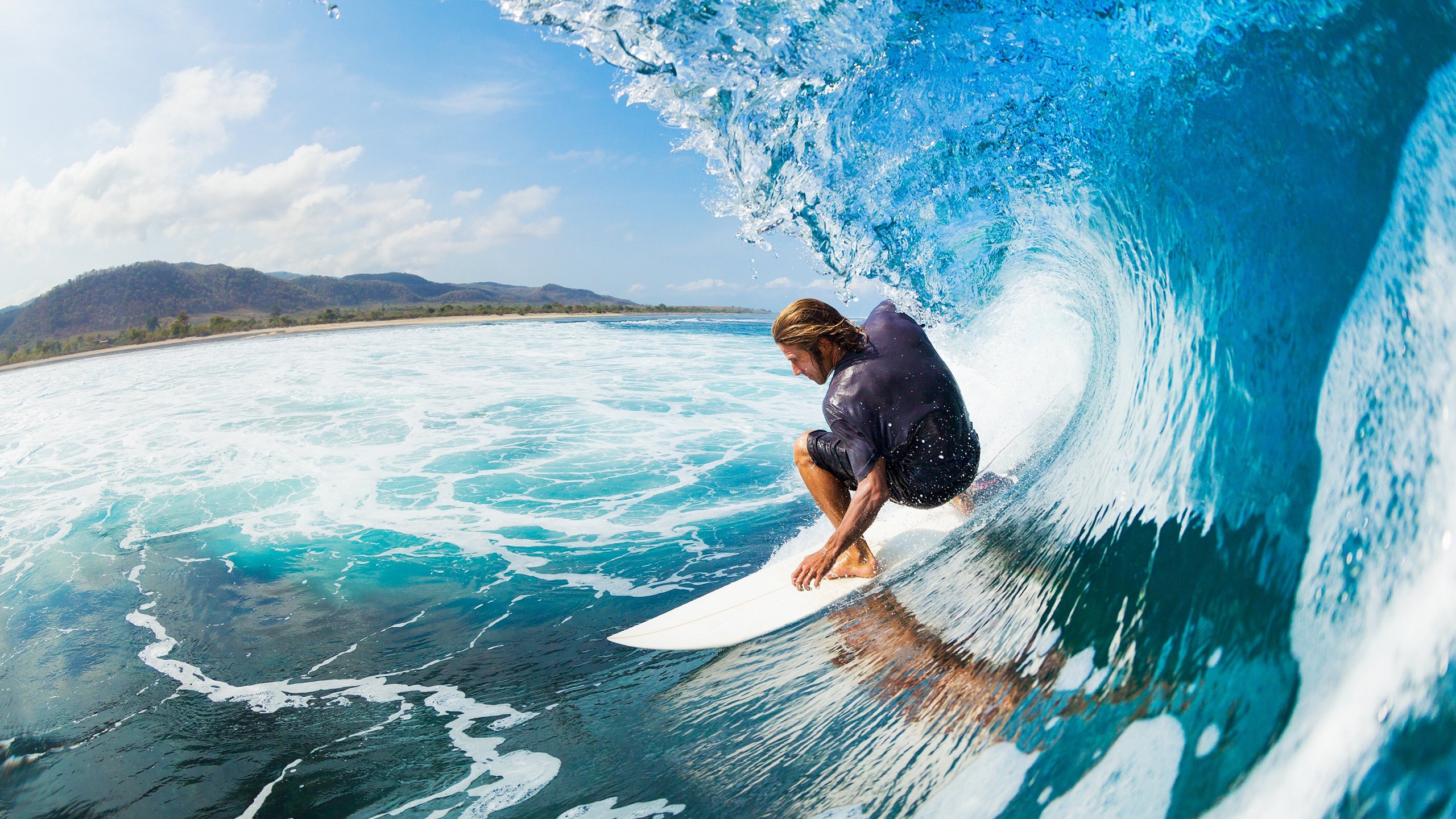 美国队中场罗德里格斯在巴黎奥运会上展现出强大的组织能力，后卫罗德里格斯